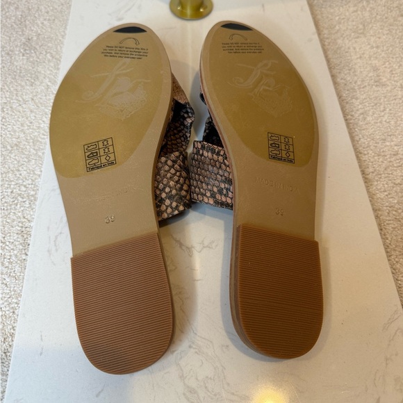 Free People Rio Vista Snakeskin Leather Flat Sandals Size 39 - Picture 5 of 6